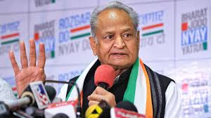 5 years vs 1.5 years, Gehlot taunts BJP, says- even BJP people themselves must be laughing...